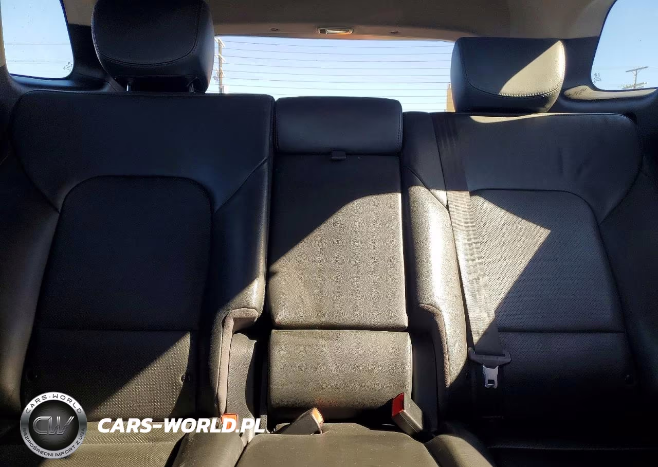 2018 Hyundai Santa Fe Se VIN:KM8SN4HF6JU279843 - 10