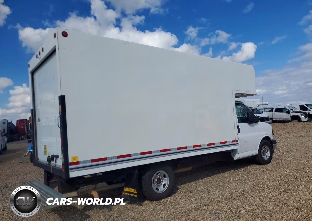 2019 Chevrolet Express Box Truck VIN:1HA0GSFGXKN003646 - 3