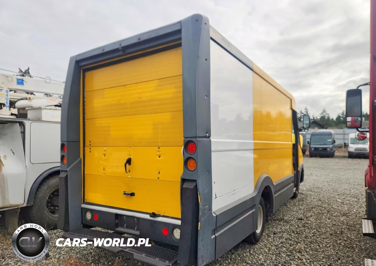 2017 Isuzu Reach Delivery Van VIN:JALB4T174H7W00368 - 3