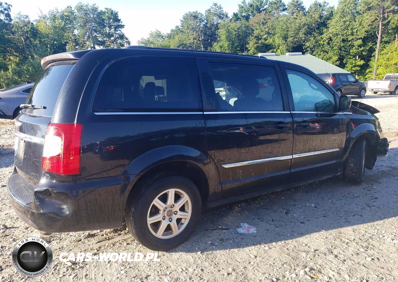 2012 Chrysler Town & Country Touring VIN:2C4RC1BG3CR303718 - 3