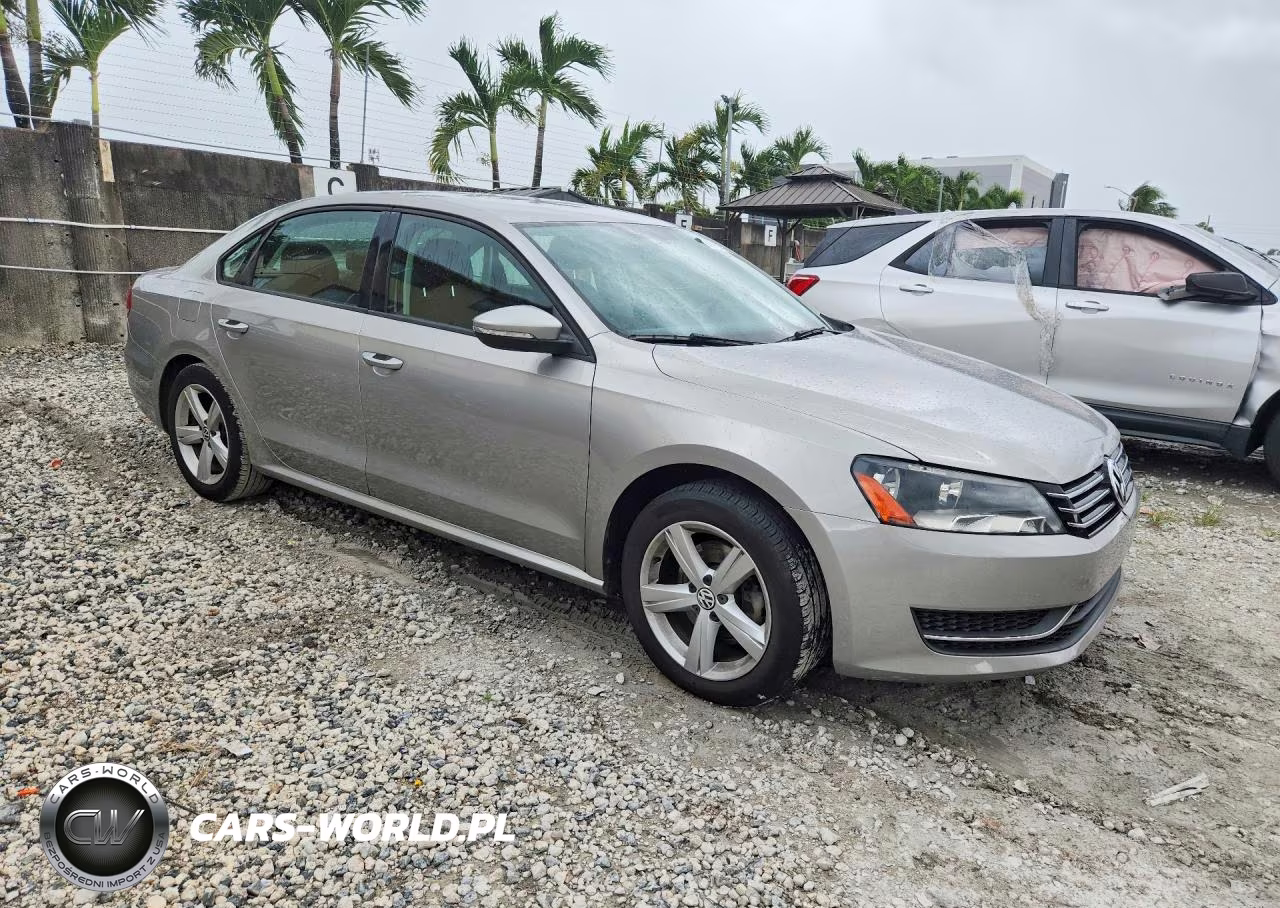 2012 Volkswagen Passat S VIN:1VWAP7A39CC008437 - 4