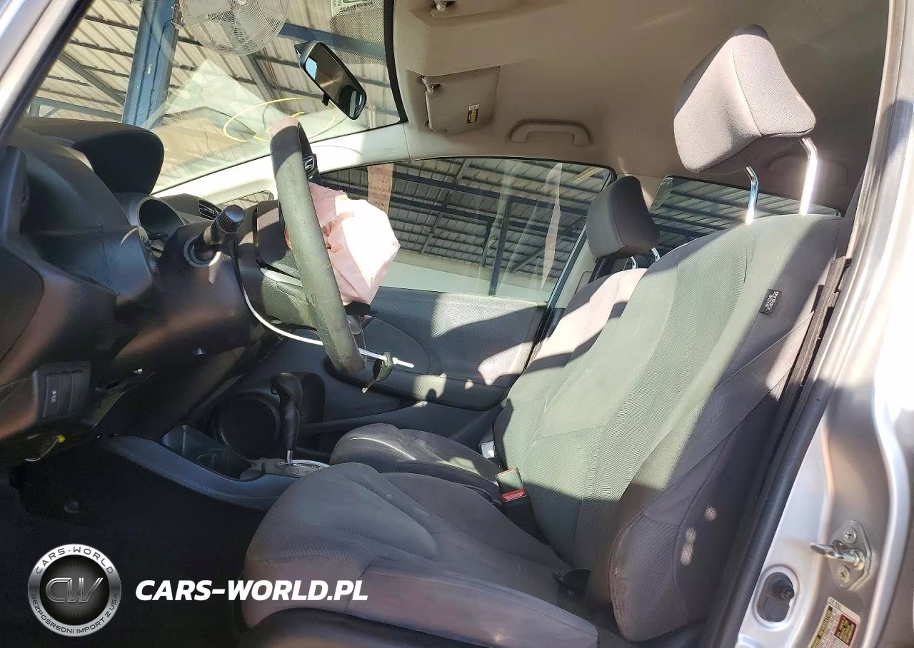 2012 Honda Fit VIN:JHMGE8H37CC000110 - 7