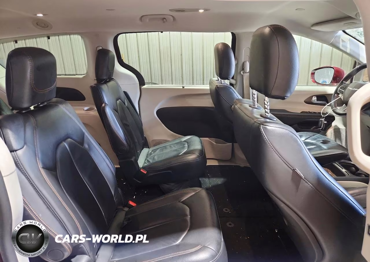 2025 Chrysler Pacifica Hybrid Limited VIN:2C4RC1BG7HR613104 - 11