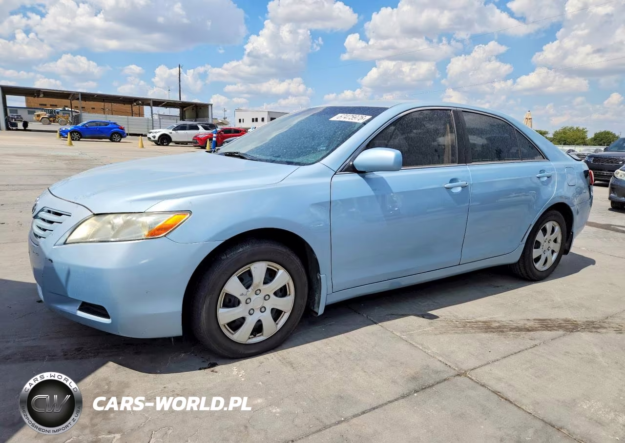 2009 Toyota Camry Le – zdjęcie 1 z 12