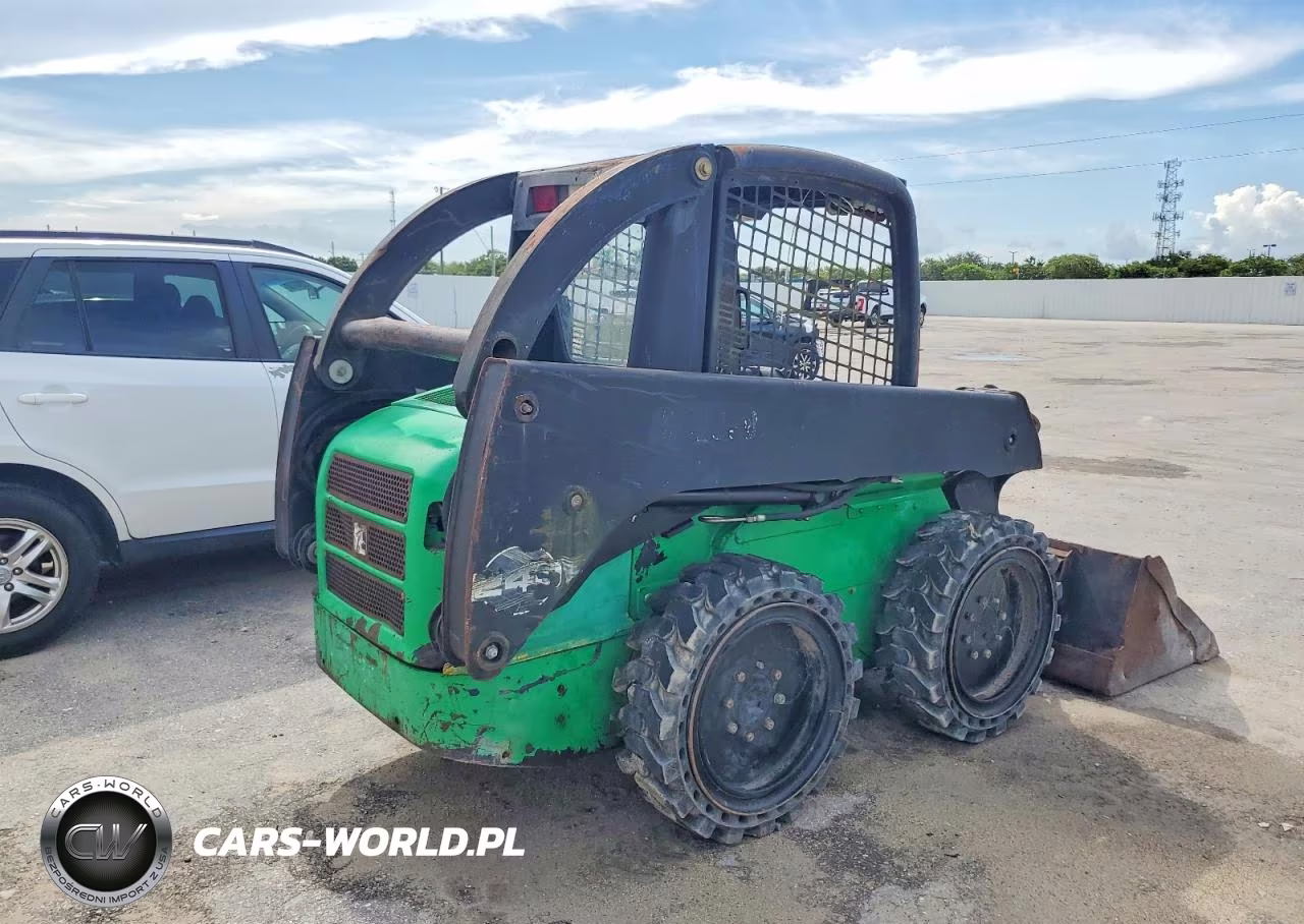 2011 Deere Skid Steer Loader VIN:KV0240A140664 - 4