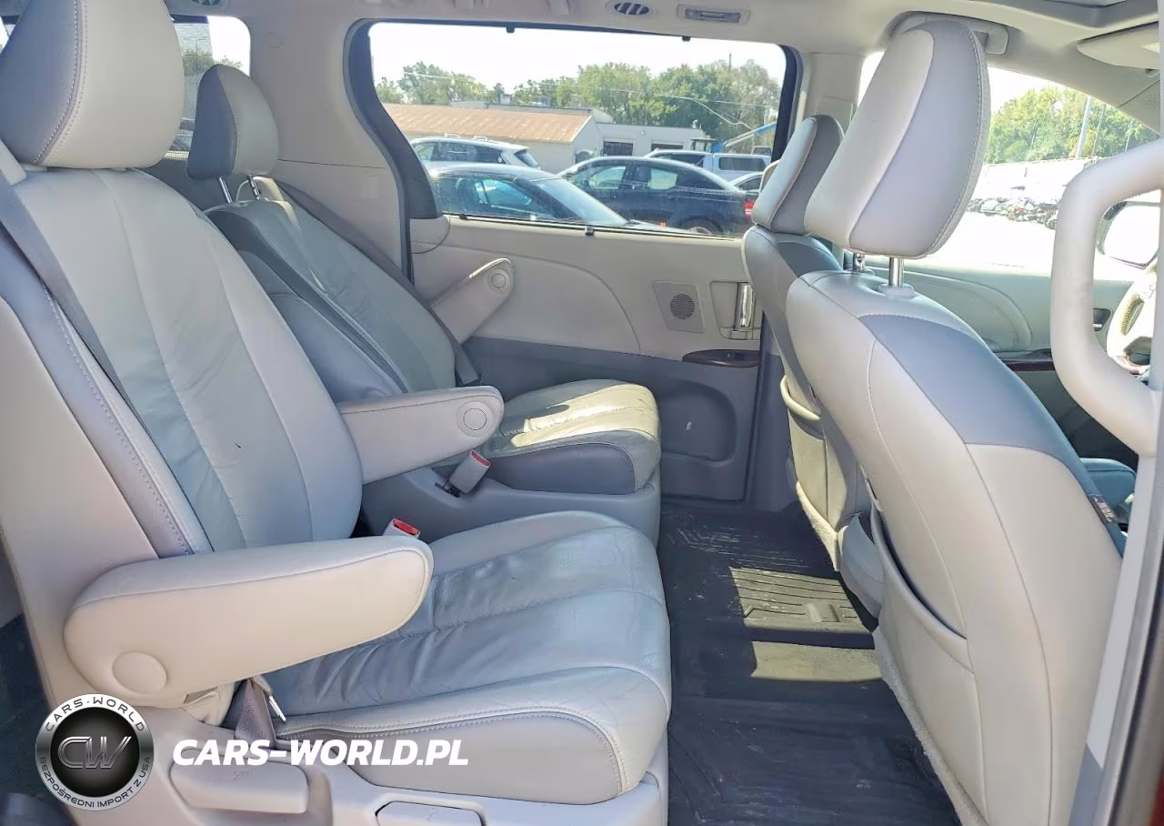 2011 Toyota Sienna Limited 7-Passenger VIN:5TDDK3DC8BS002483 - 11