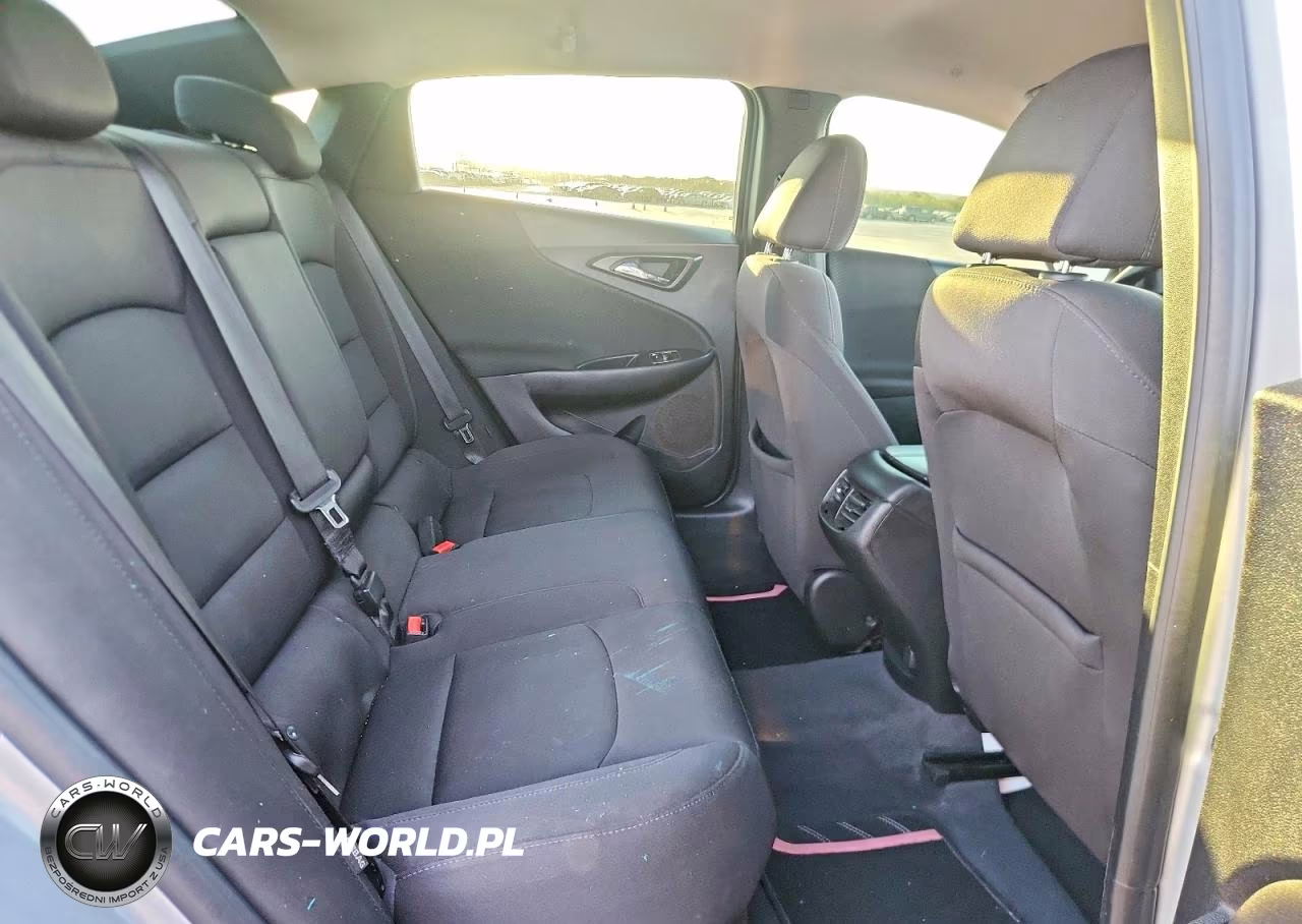 2019 Chevrolet Malibu Lt VIN:1G1ZD5STXKF170584 - 10