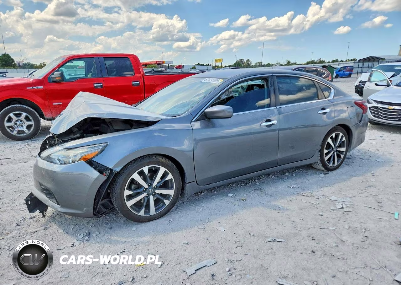 2017 Nissan Altima 2.5 Sr – zdjęcie 1 z 12