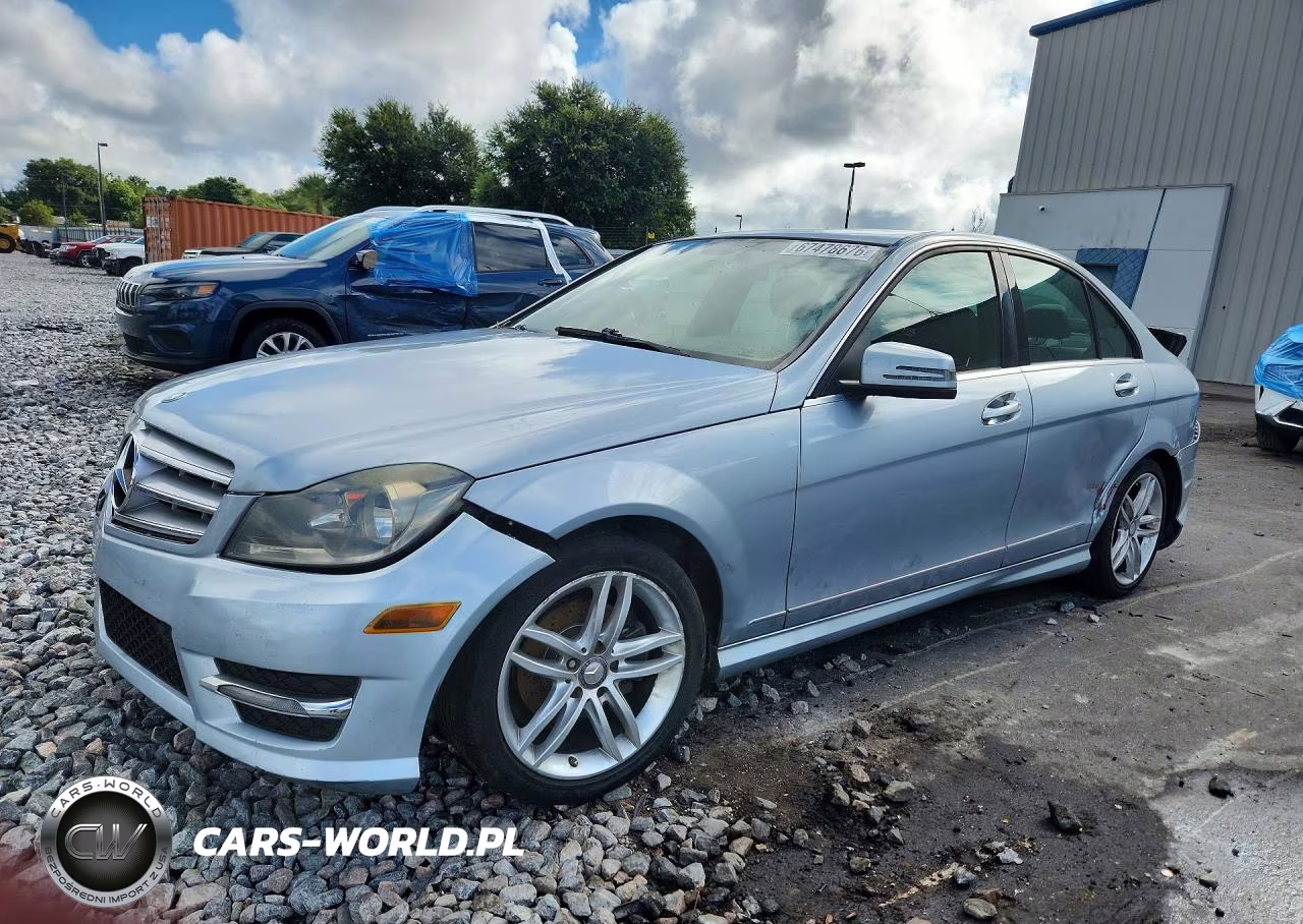 2013 Mercedes-Benz C 250 – zdjęcie 1 z 12