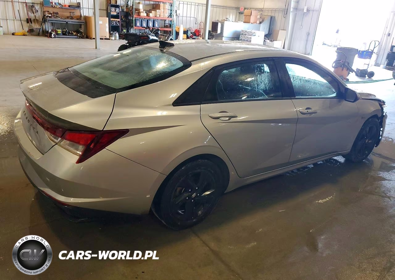 2022 Hyundai Elantra Sel VIN:5NPLM4AG9NH077349 - 3