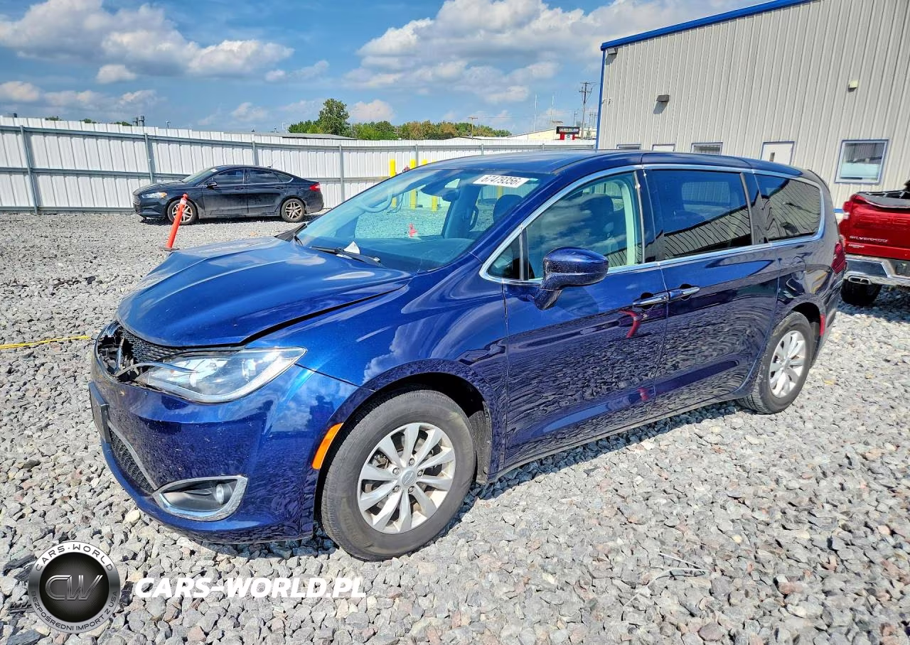 2018 Chrysler Pacifica Touring Plus – zdjęcie 1 z 13