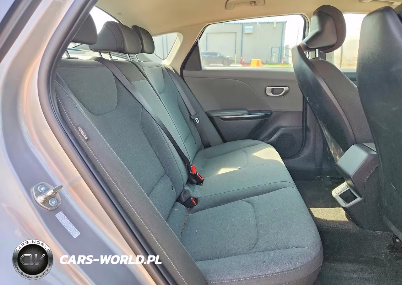 2025 Kia K4 Lxs VIN:3KPFT4DE1SE206954 - 10