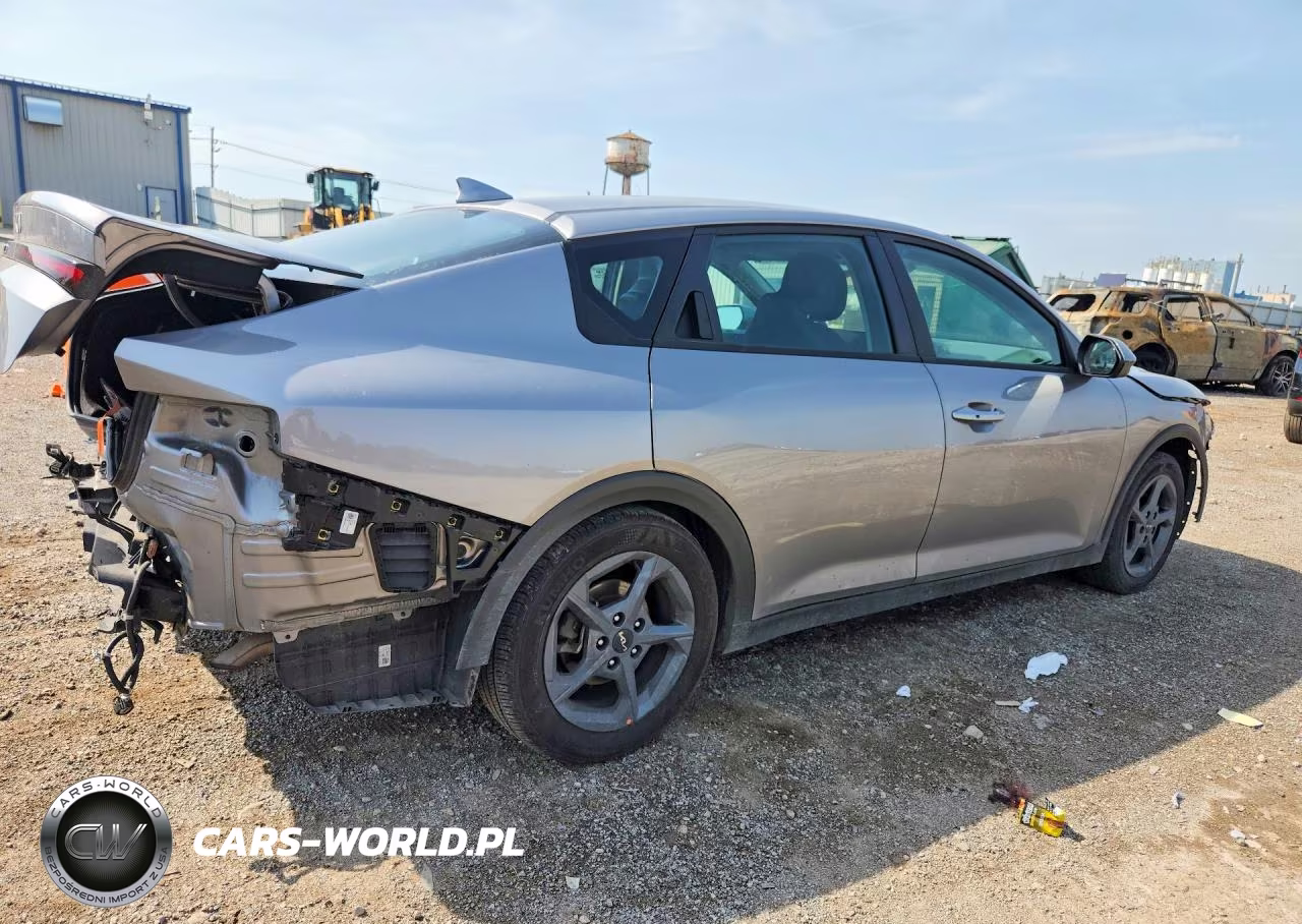 2025 Kia K4 Lxs VIN:3KPFT4DE1SE206954 - 3