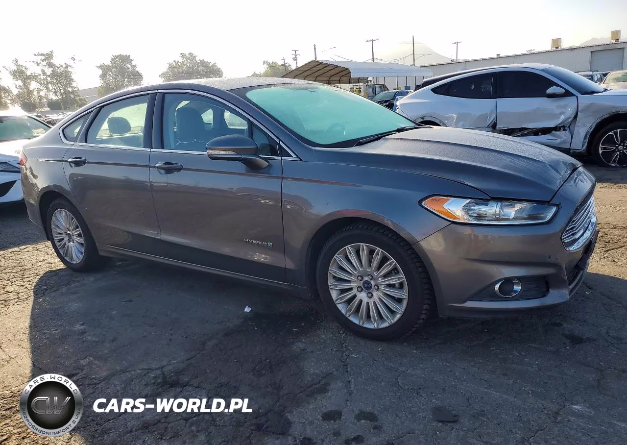 2014 Ford Fusion Se Hybrid VIN:3FA6P0LU8ER316621 - 4