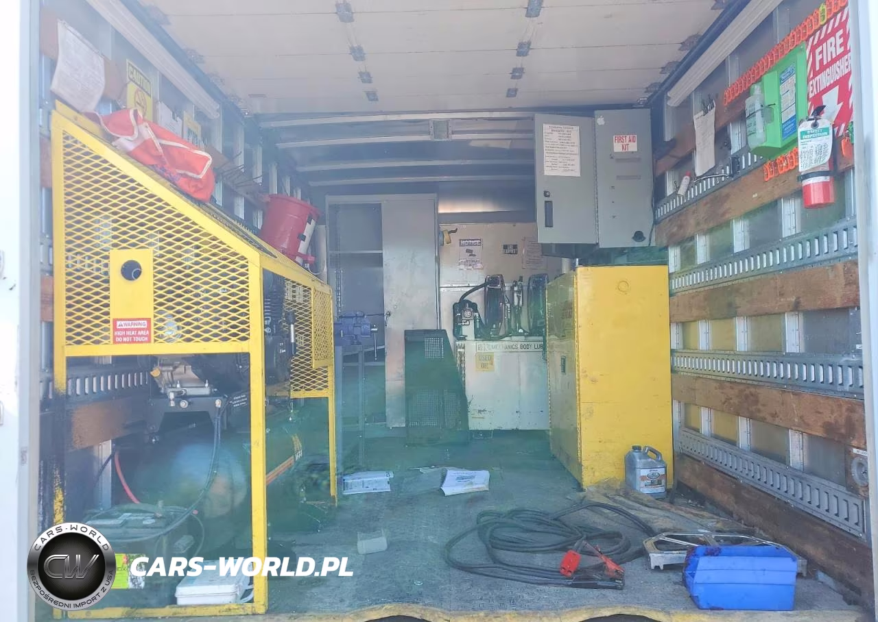 2013 Ford Econoline E350 Super Duty Cutaway Van VIN:1FDWE3FL5DDB36973 - 10