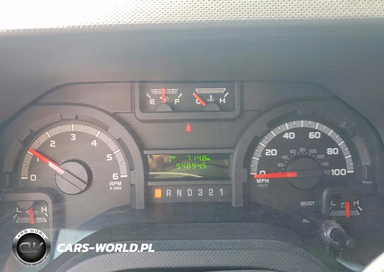 2013 Ford Econoline E350 Super Duty Cutaway Van VIN:1FDWE3FL5DDB36973 - 9