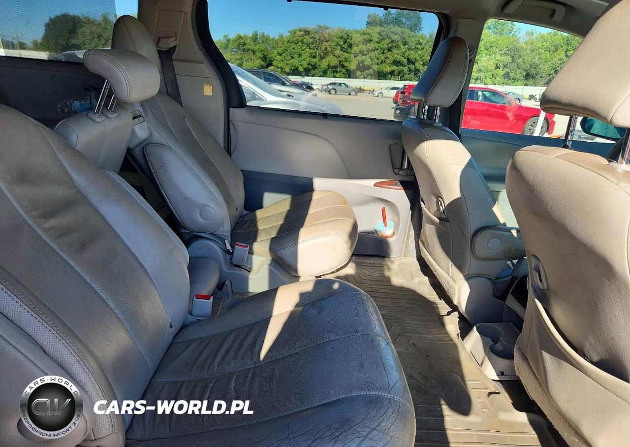 2013 Toyota Sienna Xle 8-Passenger VIN:5TDYK3DC3DS372454 - 11