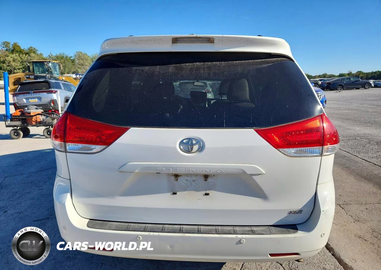 2013 Toyota Sienna Xle 8-Passenger VIN:5TDYK3DC3DS372454 - 6