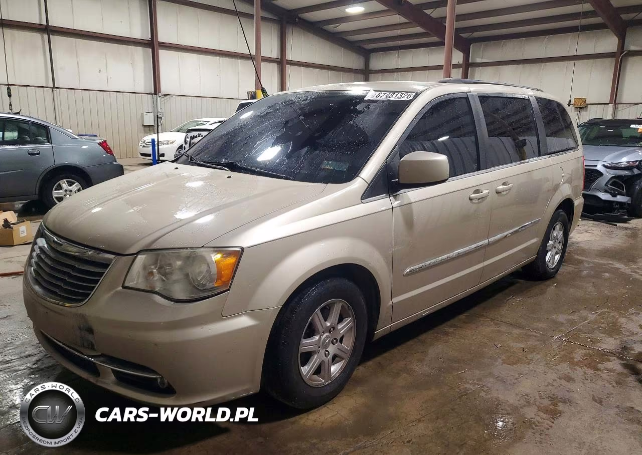 2013 Chrysler Town & Country Touring