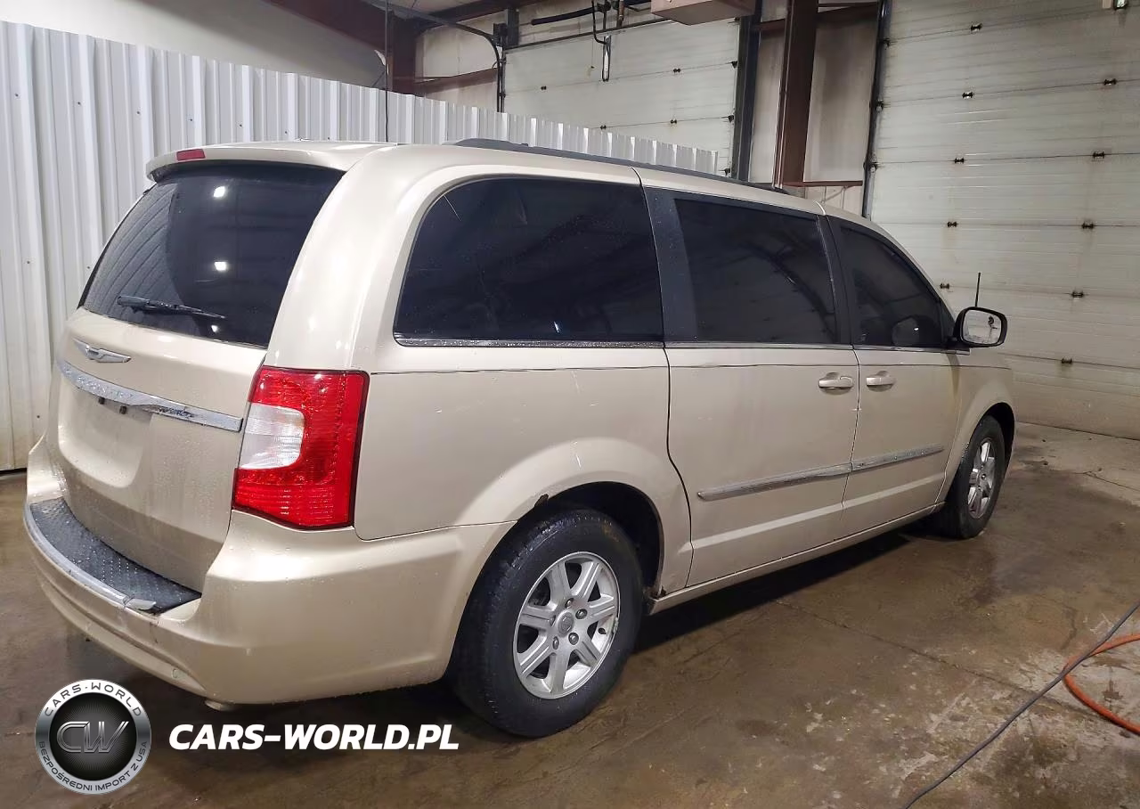 2013 Chrysler Town & Country Touring VIN:2C4RC1BGXDR519051 - 3