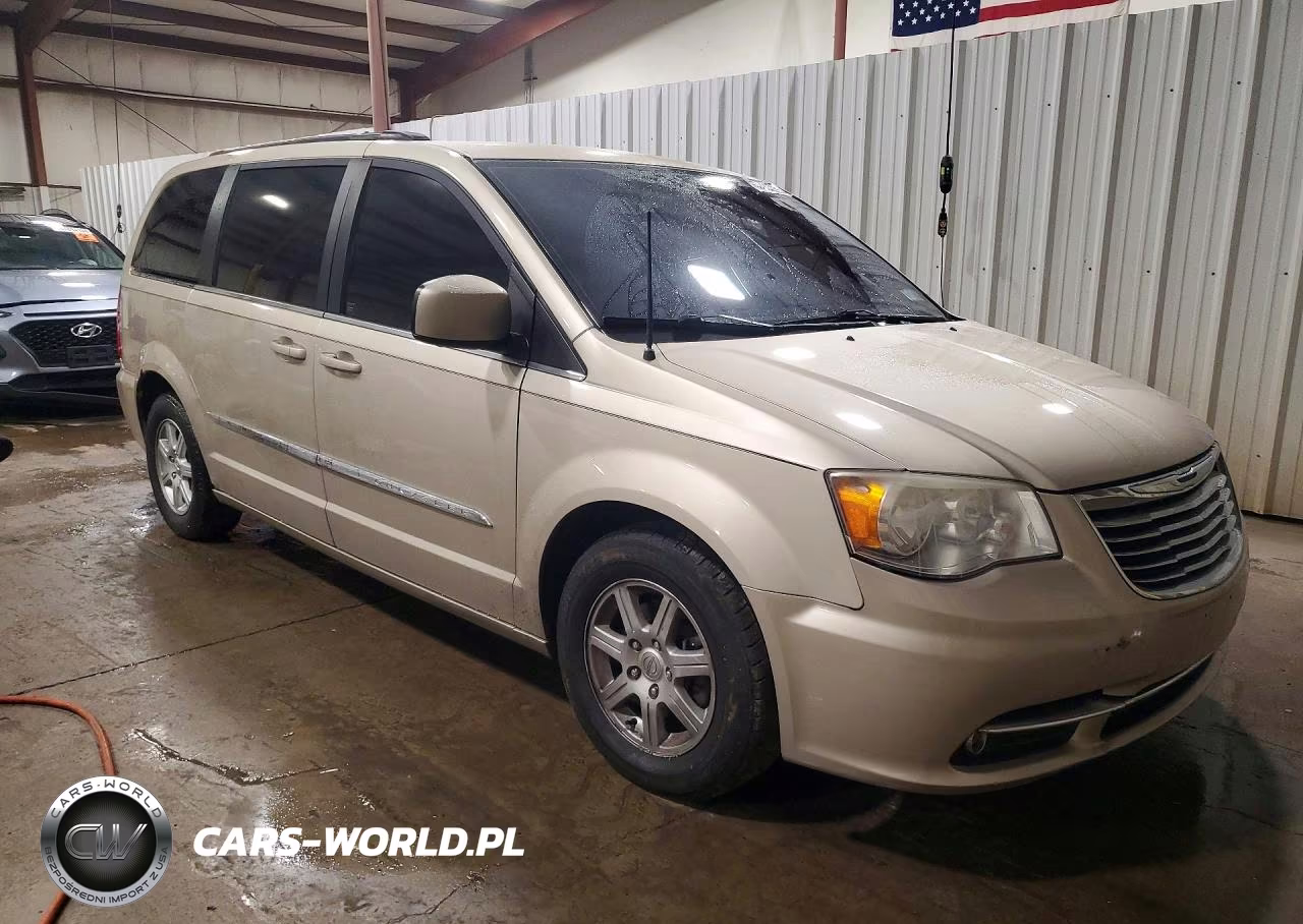 2013 Chrysler Town & Country Touring VIN:2C4RC1BGXDR519051 - 4