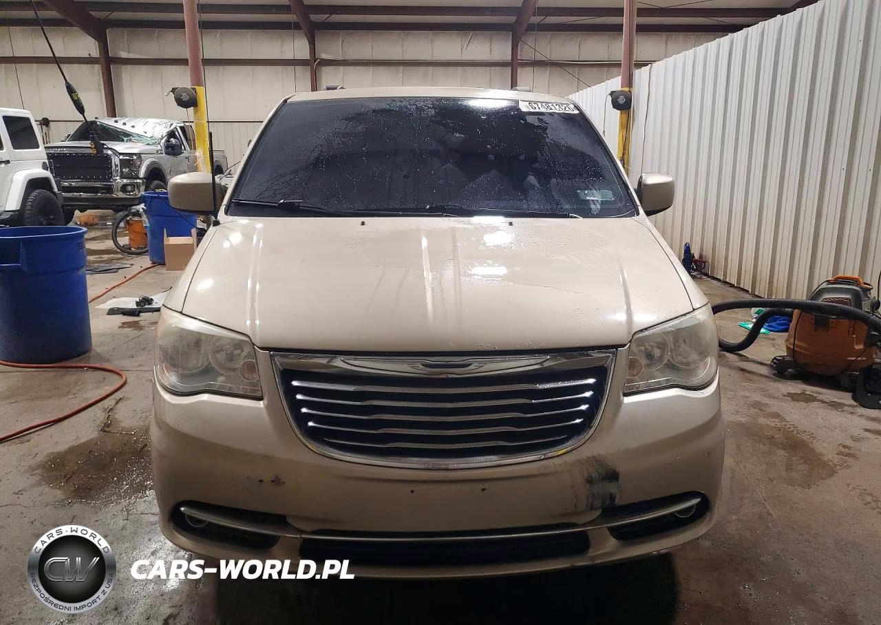2013 Chrysler Town & Country Touring VIN:2C4RC1BGXDR519051 - 5