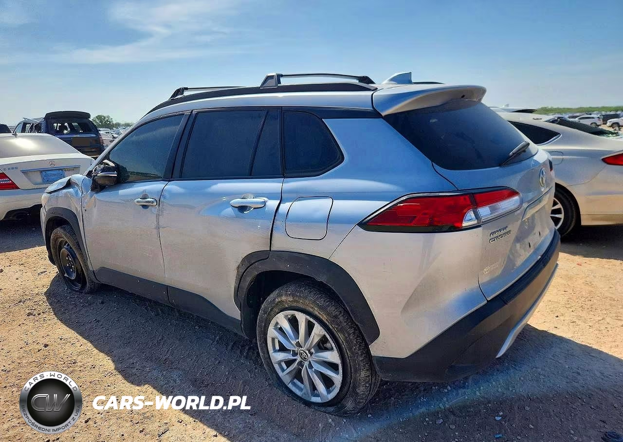 2022 Toyota Corolla Cross Le VIN:7MUCAAAG9NV002593 - 2