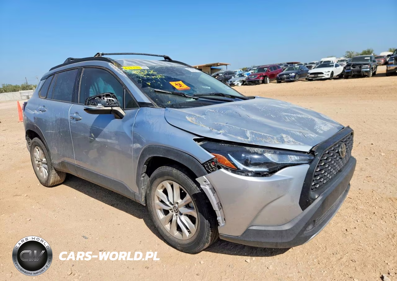 2022 Toyota Corolla Cross Le VIN:7MUCAAAG9NV002593 - 4