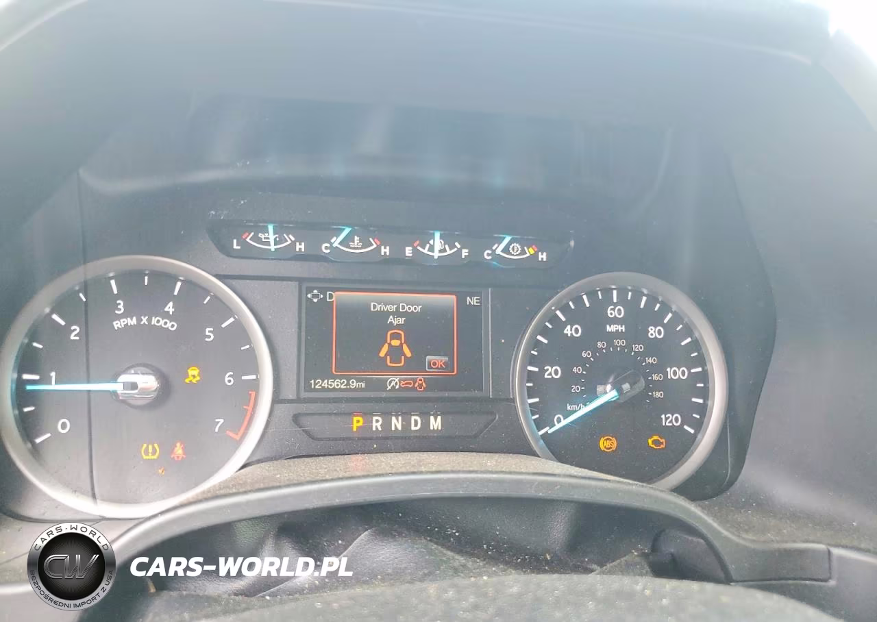 2018 Ford Expedition Xlt VIN:1FMJU1JT8JEA16499 - 9