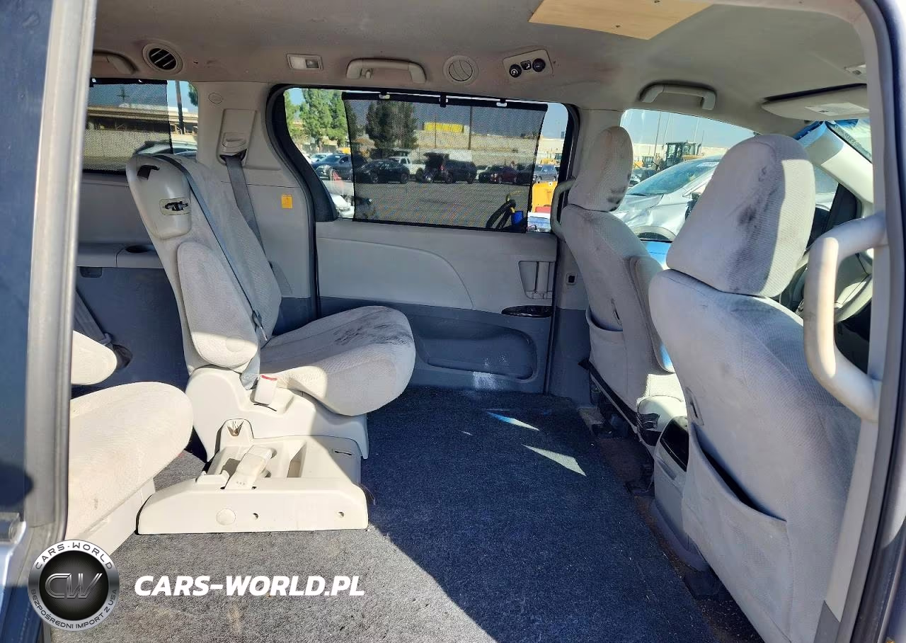 2012 Toyota Sienna Le VIN:5TDKK3DC4CS237231 - 10