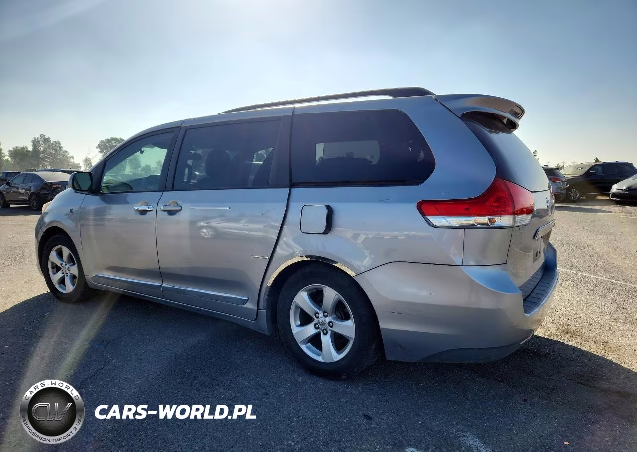 2012 Toyota Sienna Le VIN:5TDKK3DC4CS237231 - 2