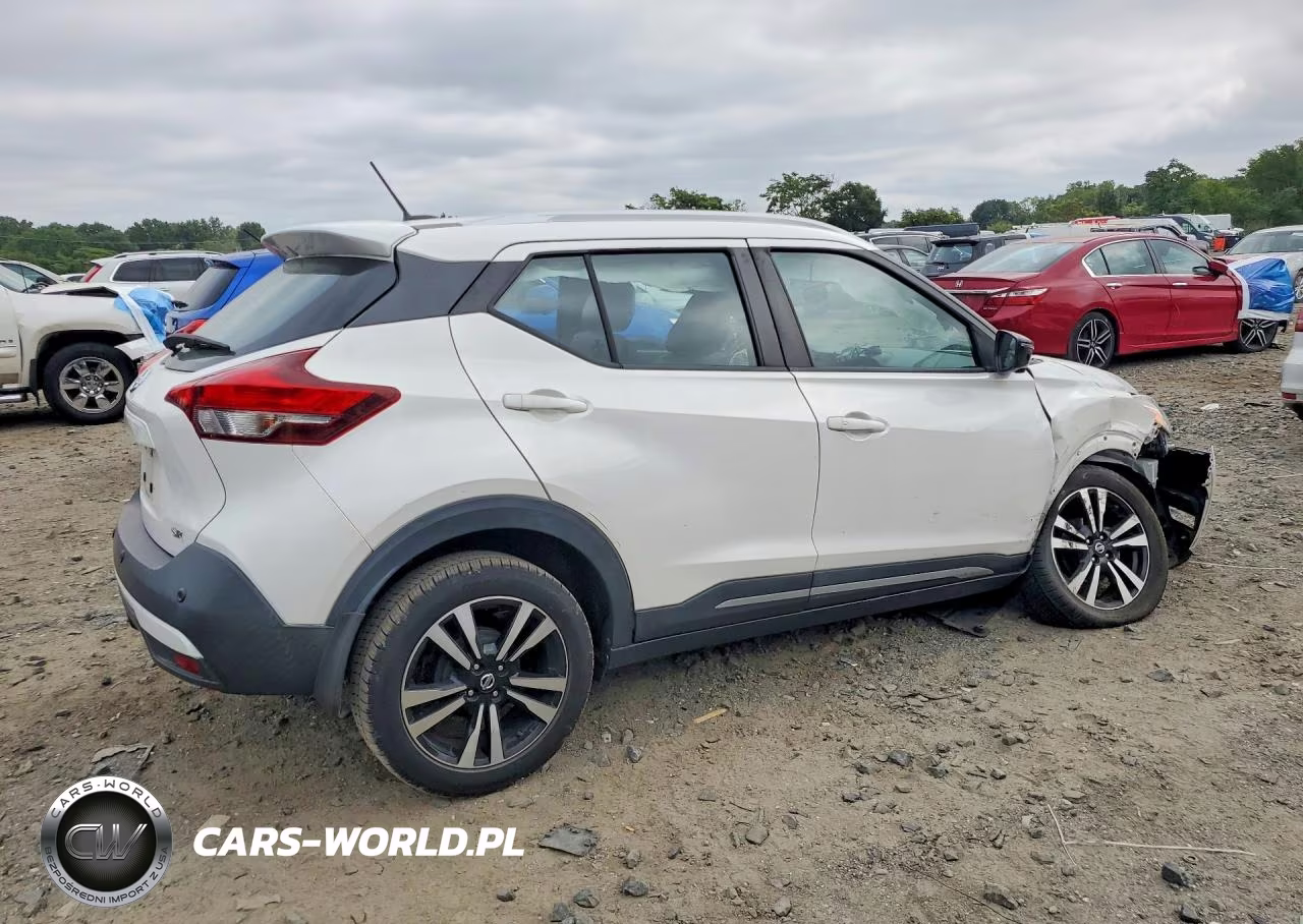2020 Nissan Kicks Sr VIN:3N1CP5DV9LL532689 - 3