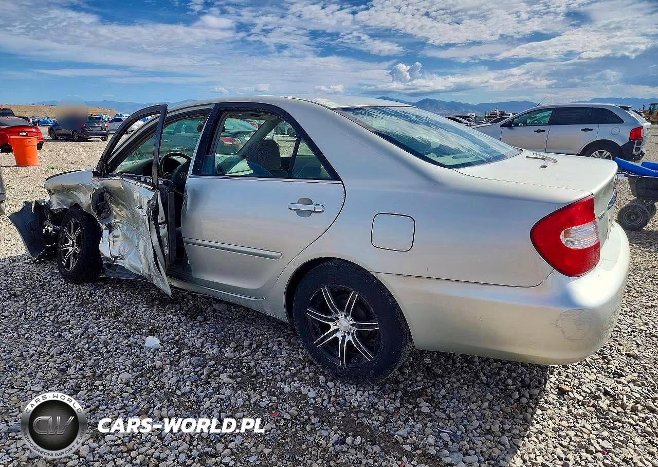 2002 Toyota Camry Le VIN:JTDBE32K320119884 - 2