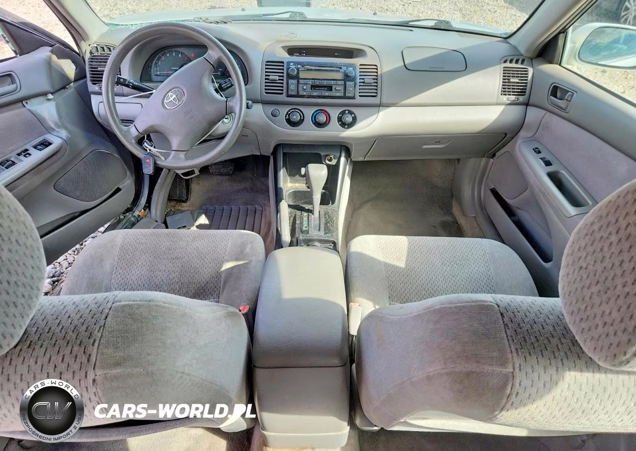2002 Toyota Camry Le VIN:JTDBE32K320119884 - 8