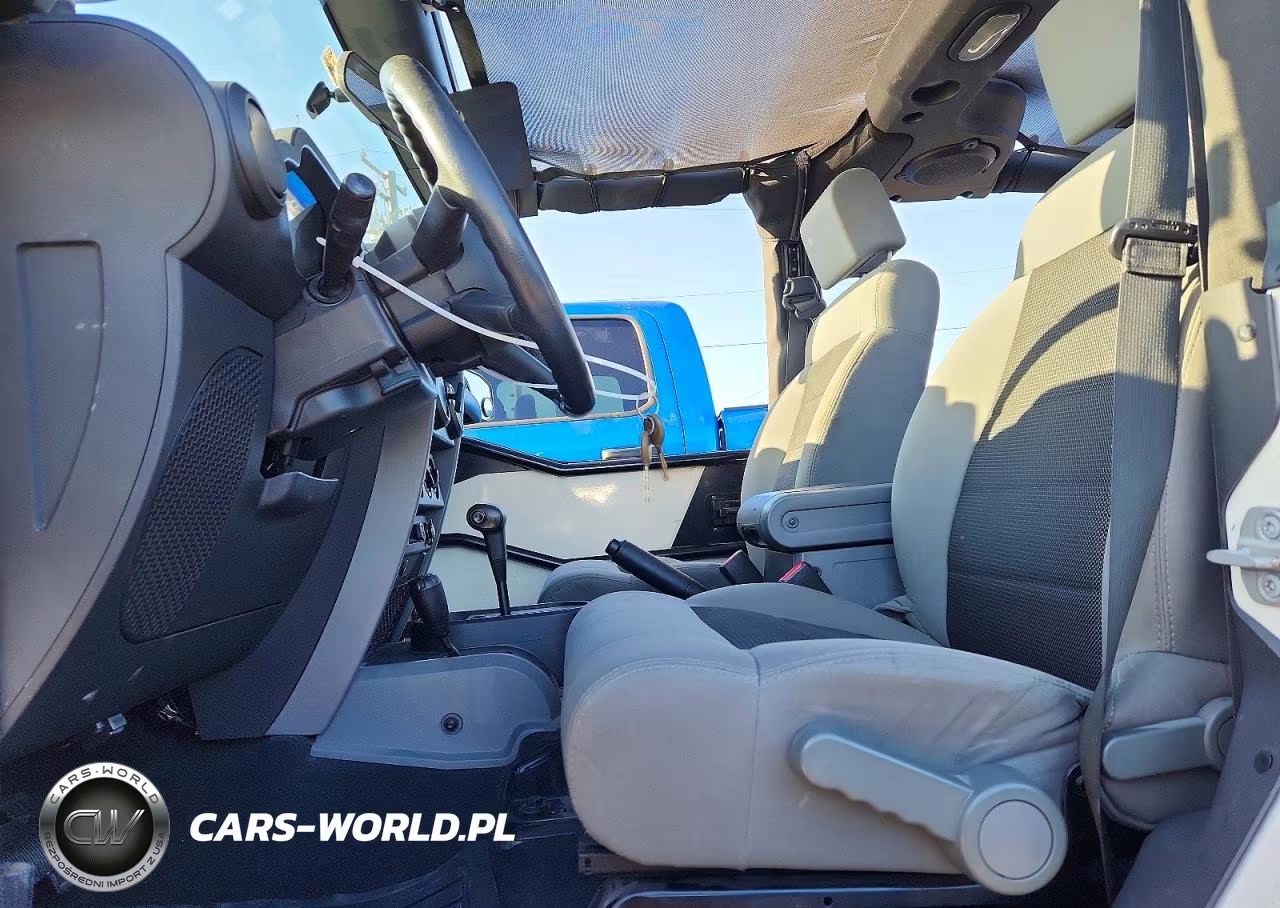 2009 Jeep Wrangler X VIN:1J4FA24169L722763 - 7