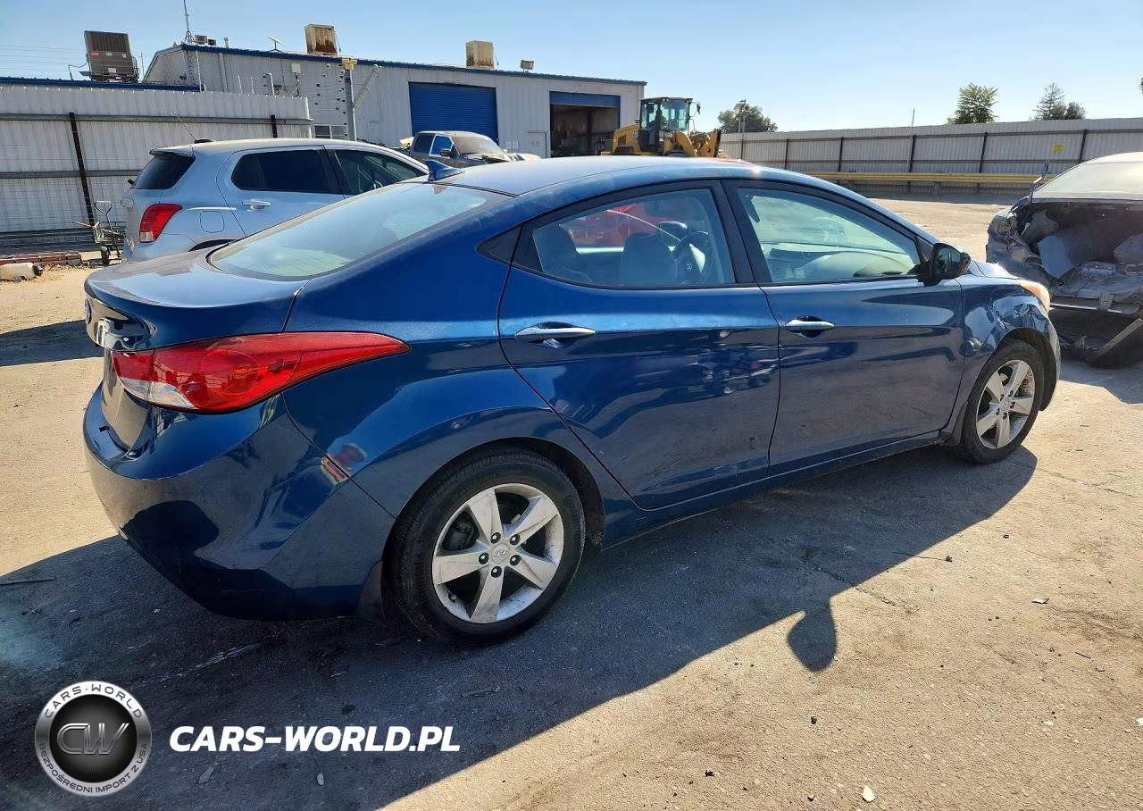 HYUNDAI ELANTRA GL VIN:KMHDH4AEXDU963591 - 3
