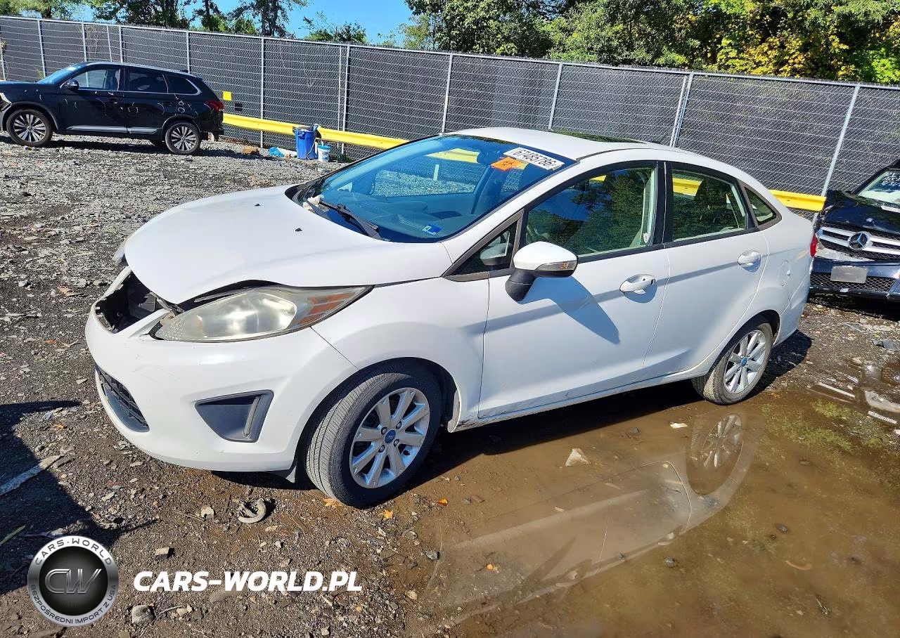 2013 Ford Fiesta Se VIN:3FADP4BJ2DM140618 - 1
