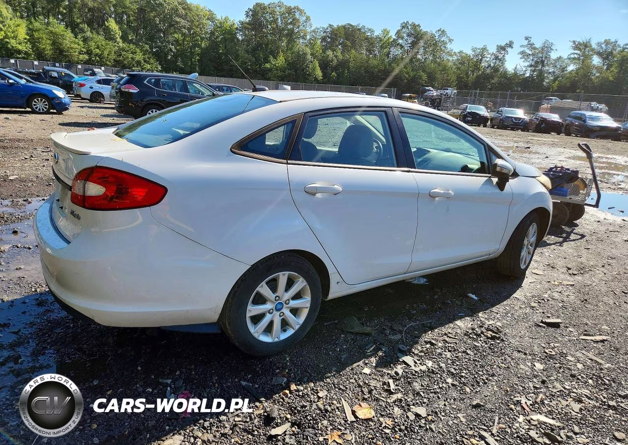 2013 Ford Fiesta Se VIN:3FADP4BJ2DM140618 - 3
