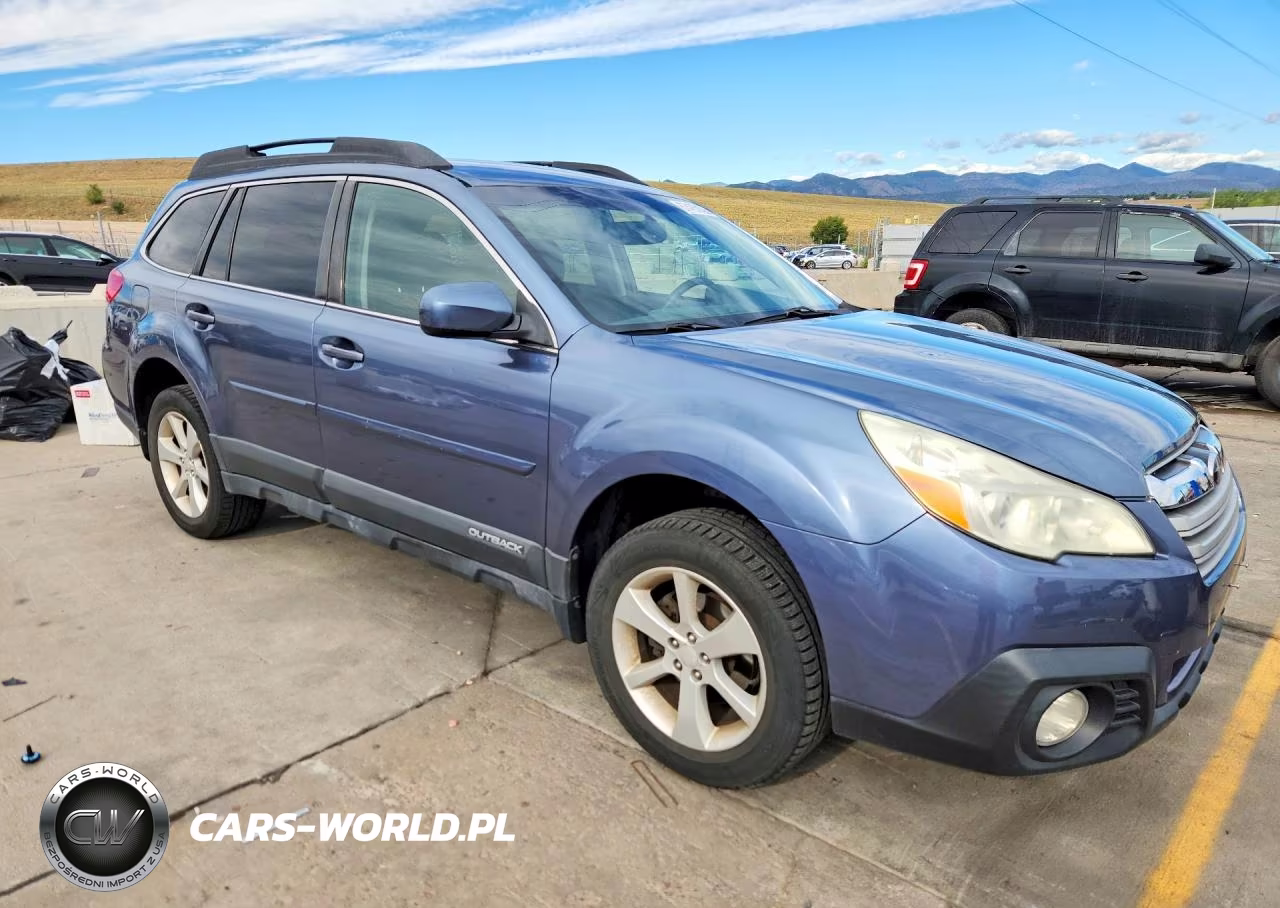 2013 Subaru Outback 2.5I Premium VIN:4S4BRCCC4D3207092 - 4