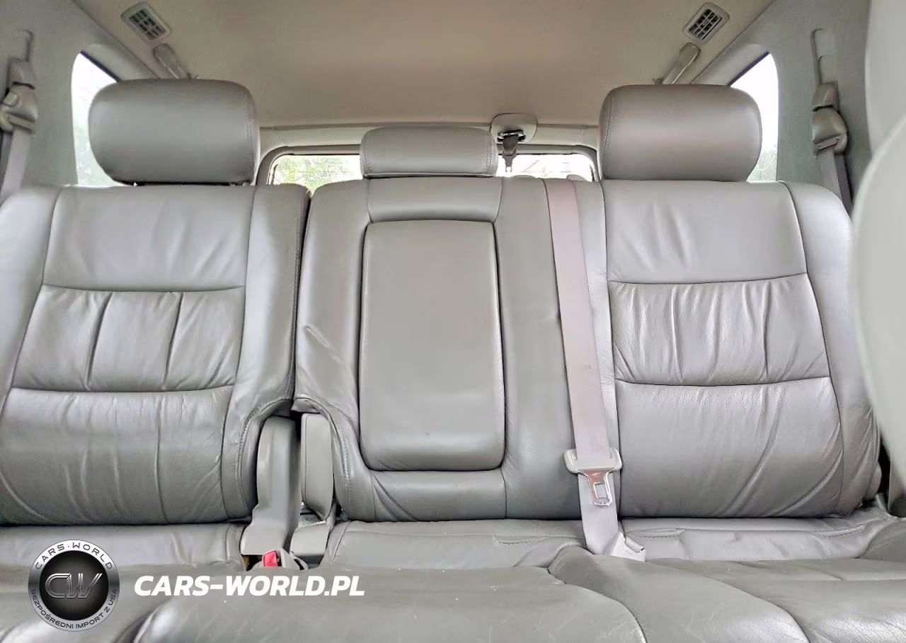 2005 Toyota Sequoia Sr5 VIN:5TDBT44A95S249573 - 10