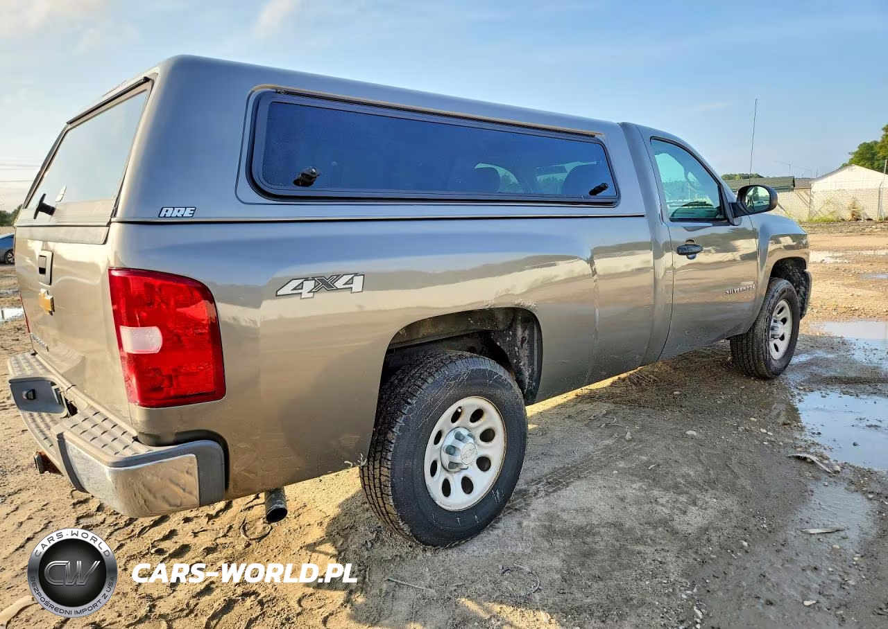 2007 Chevrolet Silverado K1500 Classic VIN:1GCEK14X37Z636706 - 3