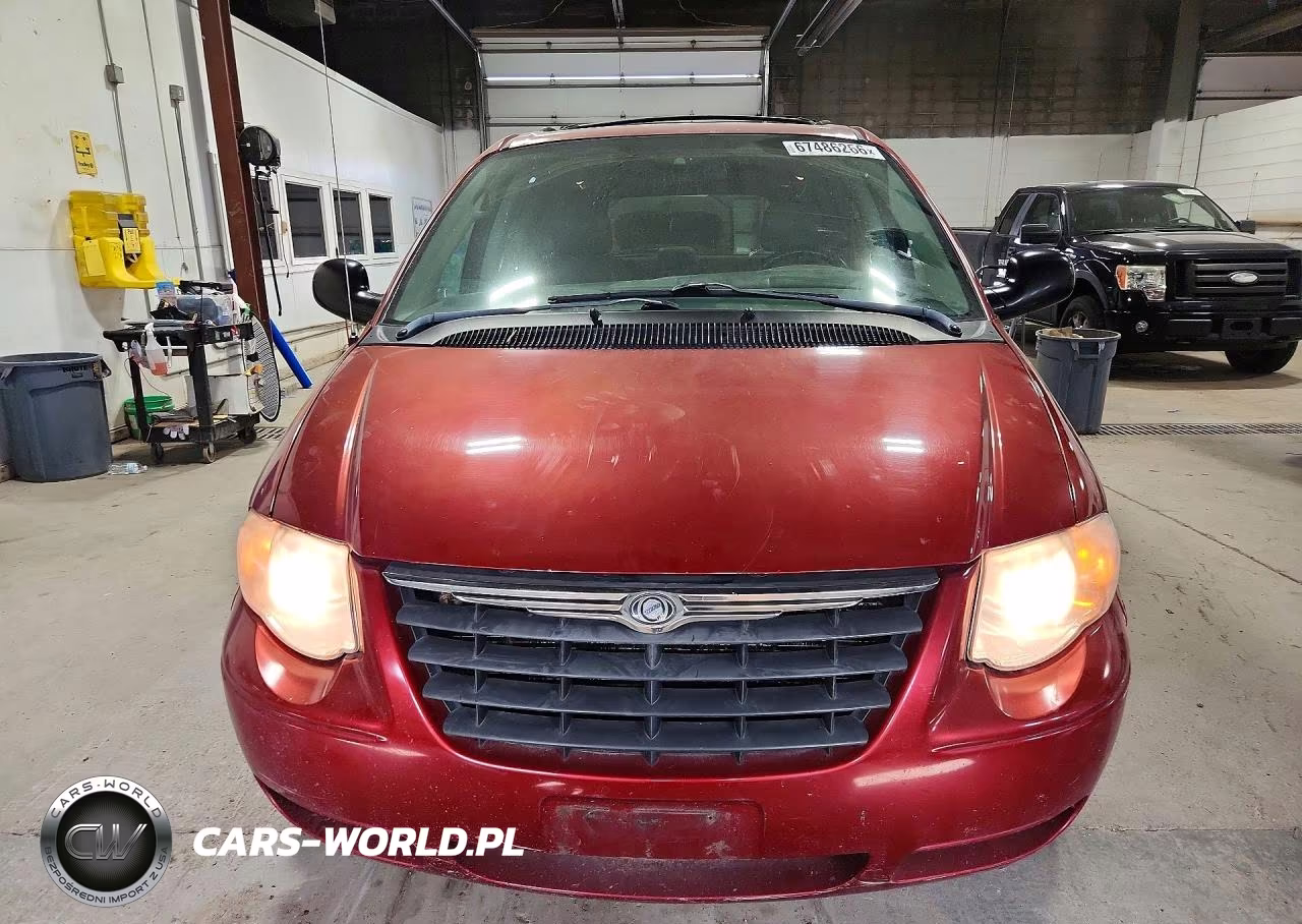 2007 Chrysler Town & Country Touring VIN:2A4GP54L37R315882 - 5