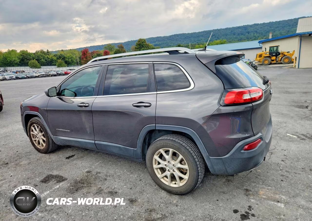 2015 Jeep Cherokee Latitude VIN:1C4PJLCS4FW560281 - 2