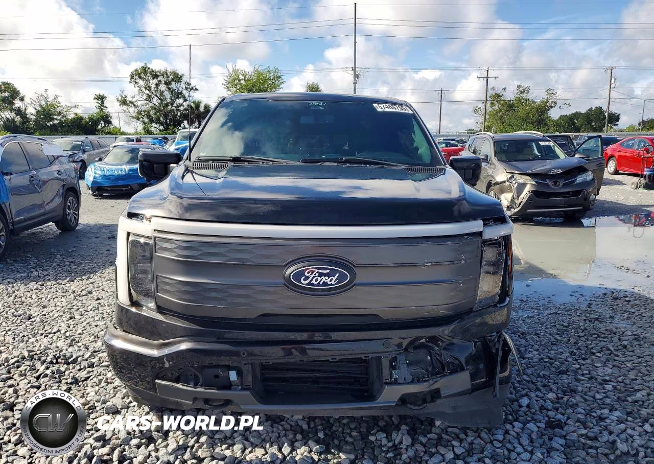 2024 Ford F150 Lightning Lariat VIN:1FT6W5L76RWG08517 - 5