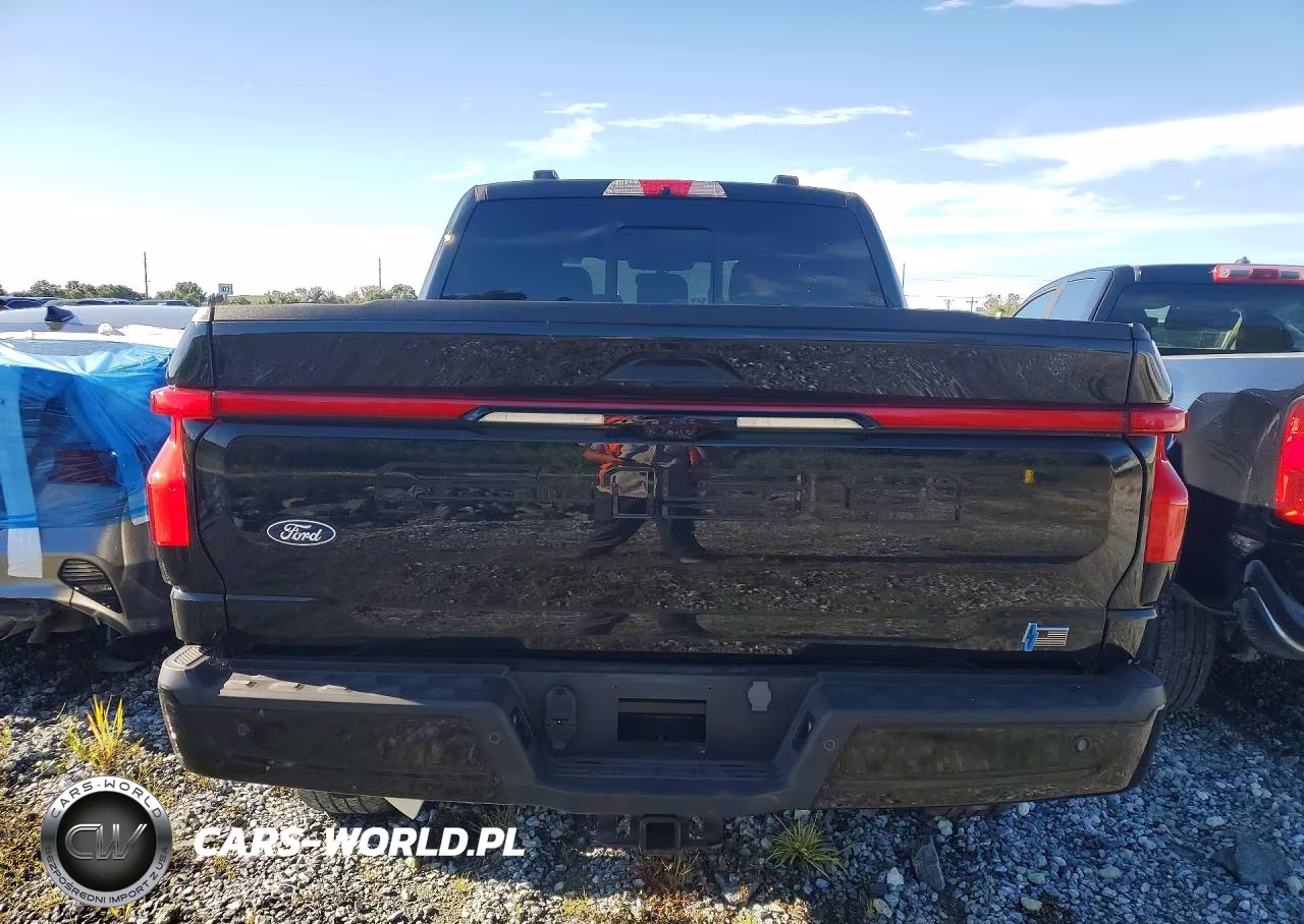 2024 Ford F150 Lightning Lariat VIN:1FT6W5L76RWG08517 - 6