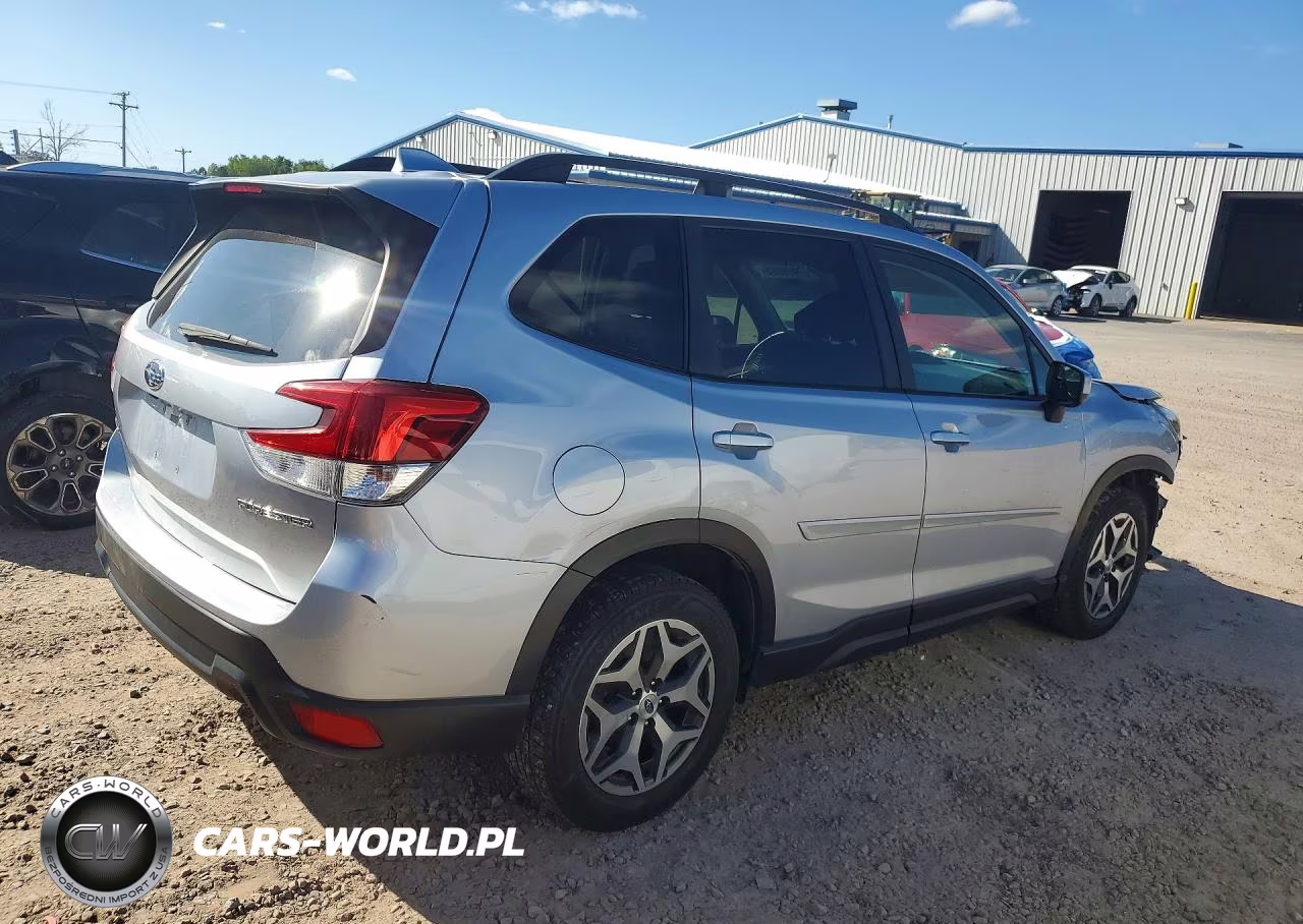 2020 Subaru Forester Premium VIN:JF2SKAJC6LH482854 - 3