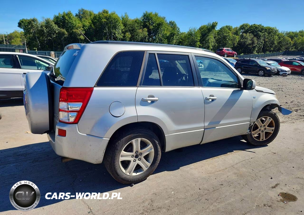 2008 Suzuki Grand Vitara Luxury VIN:JS3TD947X84100156 - 3