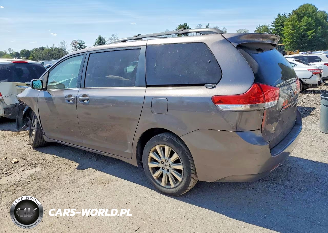 2012 Toyota Sienna Le VIN:5TDJK3DC0CS030167 - 4