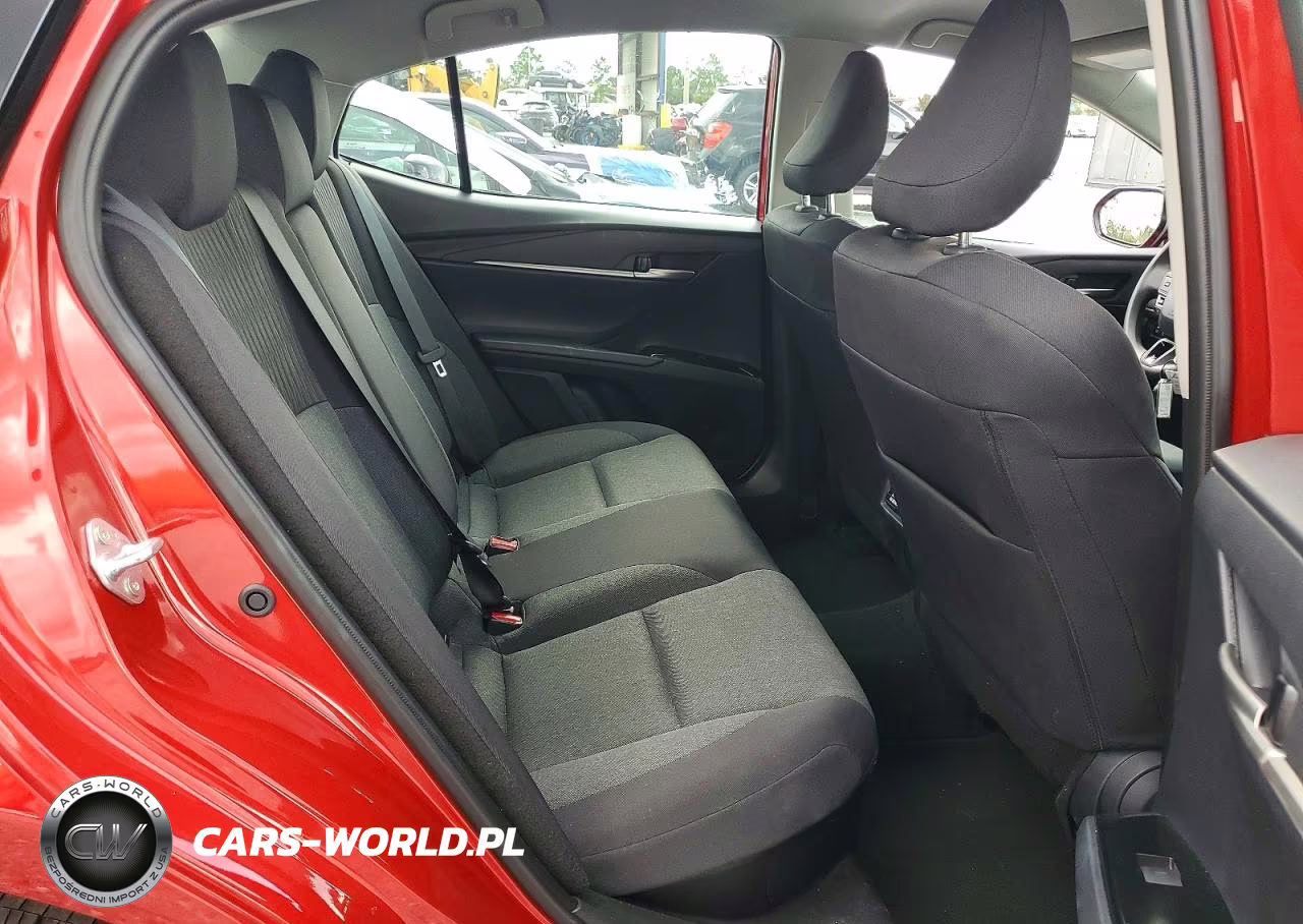 2026 Toyota Camry Le VIN:4T1DAACK8TU250449 - 10