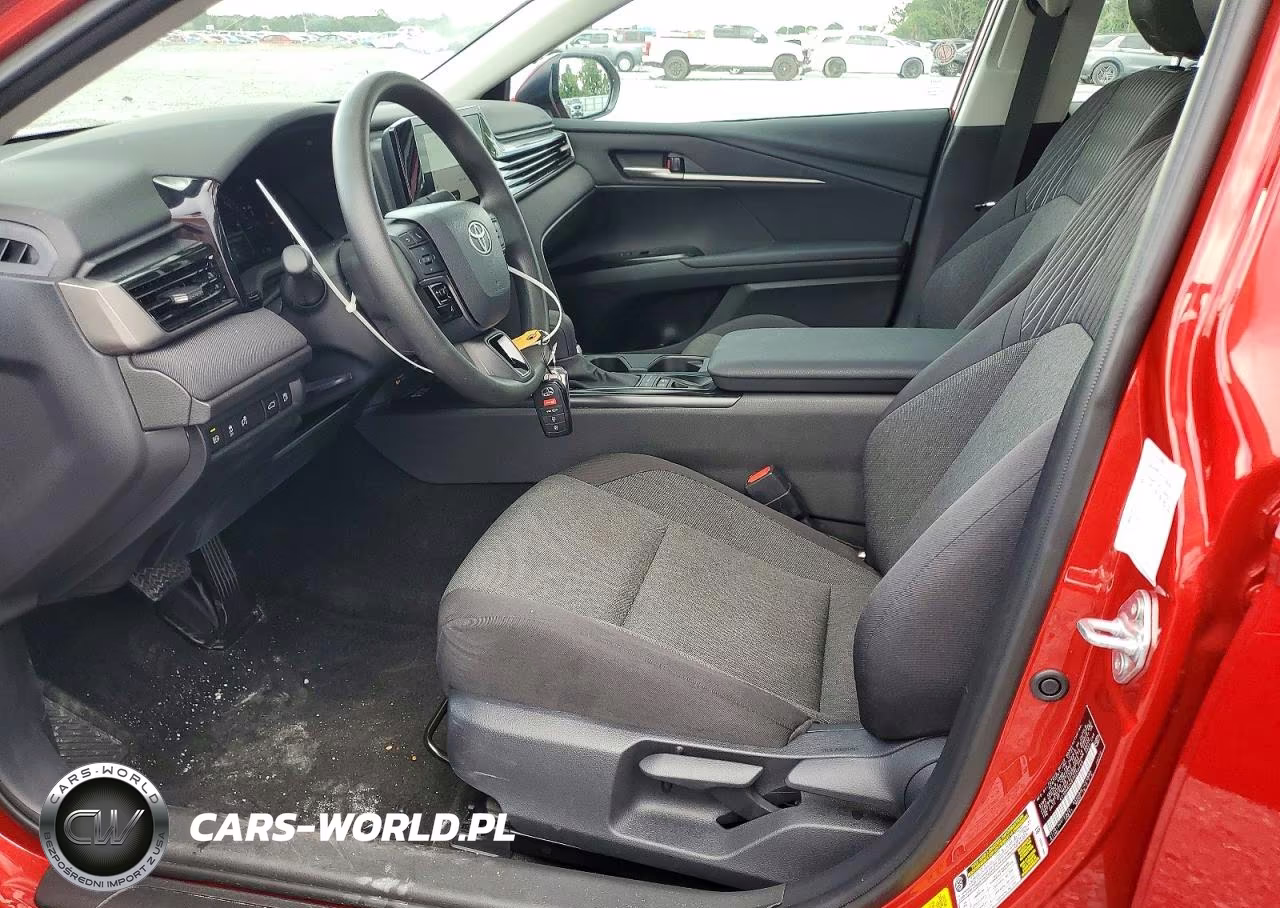 2026 Toyota Camry Le VIN:4T1DAACK8TU250449 - 7
